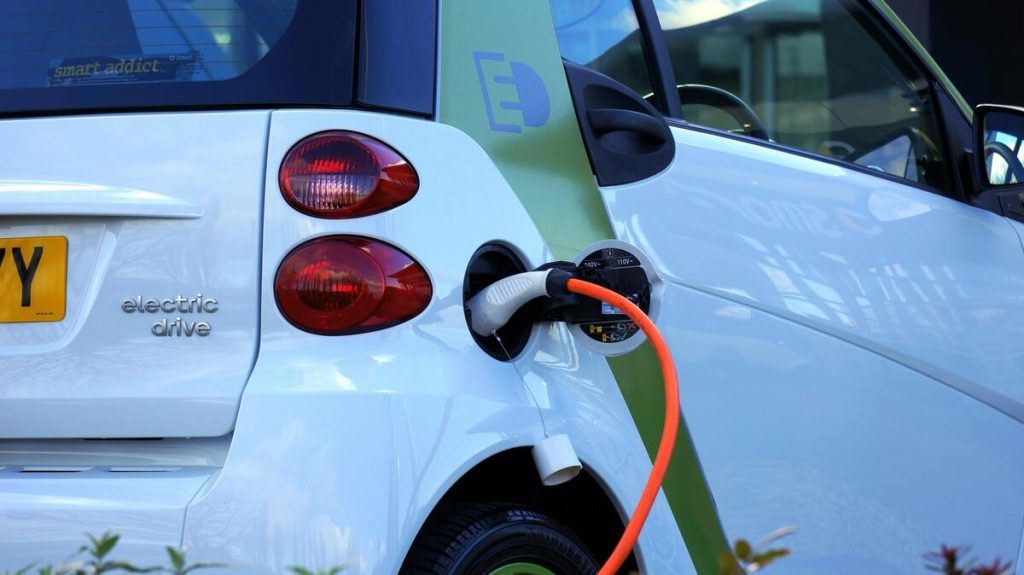 La recharge électrique avec des panneaux solaires